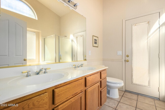 Building Photo - 12531 W Edgemont Ave