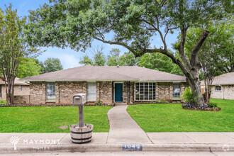 Building Photo - Charming Brick Home with Prime Location in...