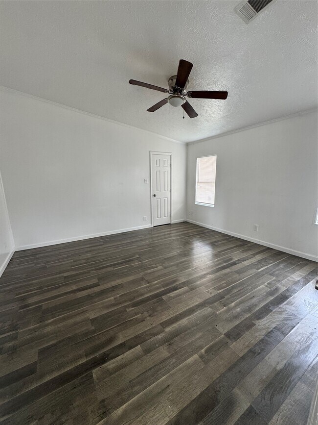 Building Photo - 12011 Greensbrook Forest Dr