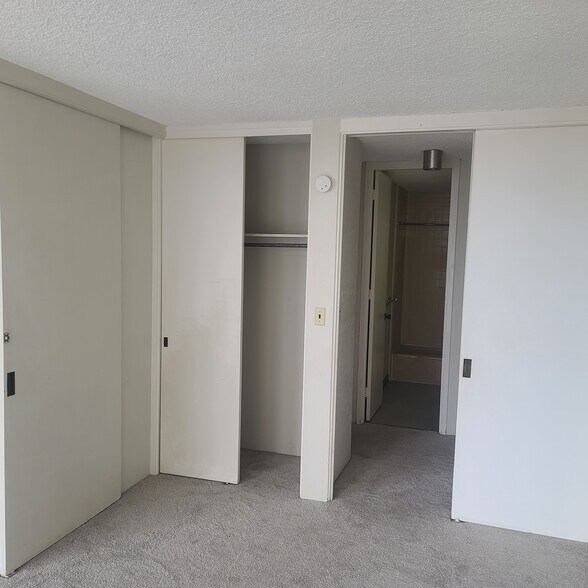 Building Photo - 1617 Kapiolani Blvd