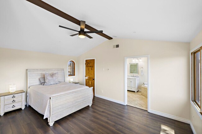 Building Photo - 1609 S Ola Vista