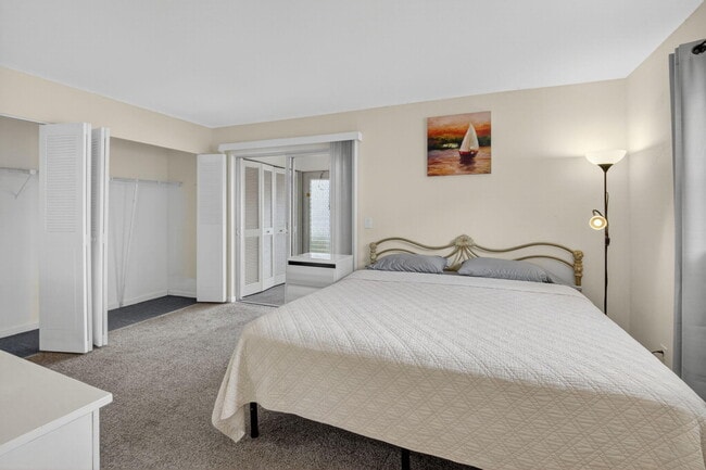 Building Photo - 359 Saxony Trail