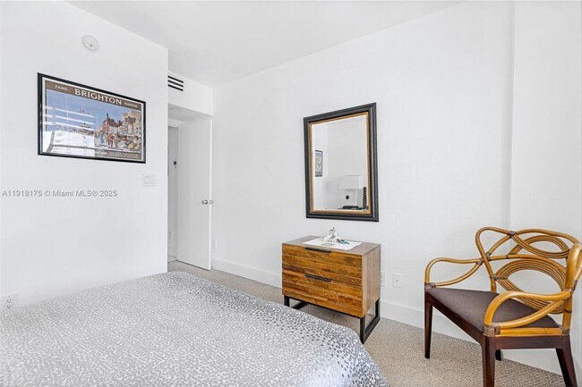 Building Photo - 5600 Collins Ave