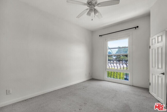 Building Photo - 8025 Redlands St