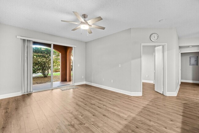 Building Photo - 1000 Scotia Dr