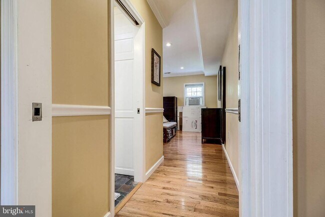 Building Photo - 8113 Carlyle Pl