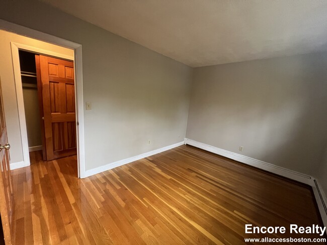 Building Photo - 278 Grove St