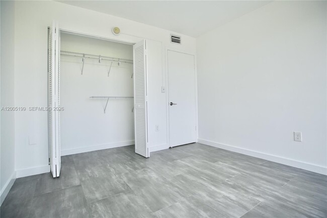 Building Photo - 3186 Bird Ave