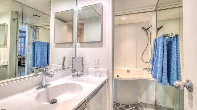 Building Photo - 3851 Boardwalk