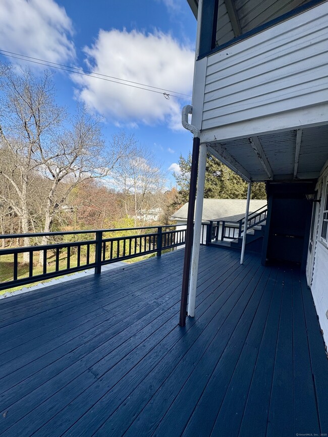 Building Photo - 227 Railroad St