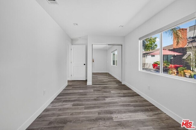 Building Photo - 6635 Riverton Ave