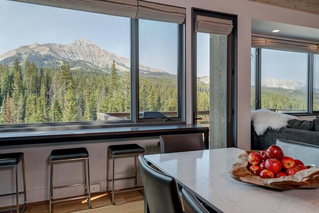 Building Photo - 17 Lakewood Dr