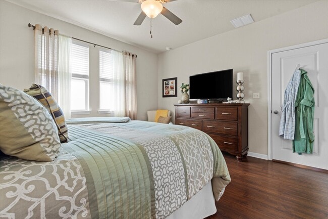 Building Photo - 109 Mountain Valley St