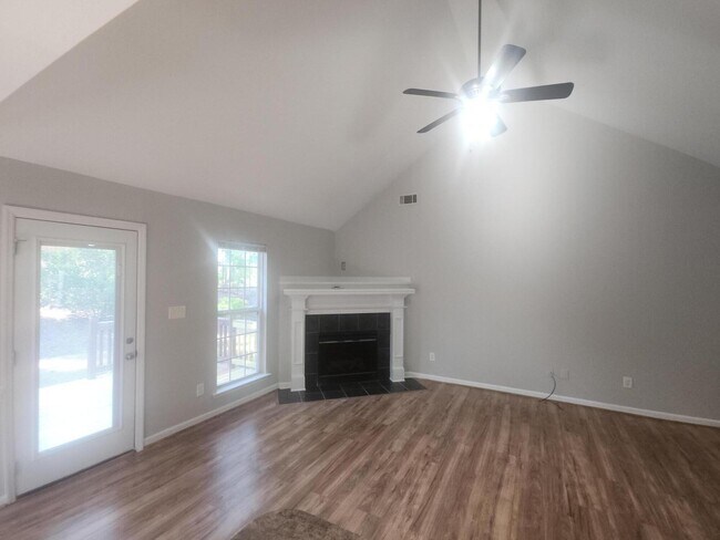 Building Photo - 789 Michelle Ct