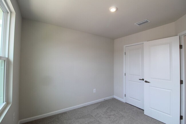 Building Photo - 34 Apple Wood Ln