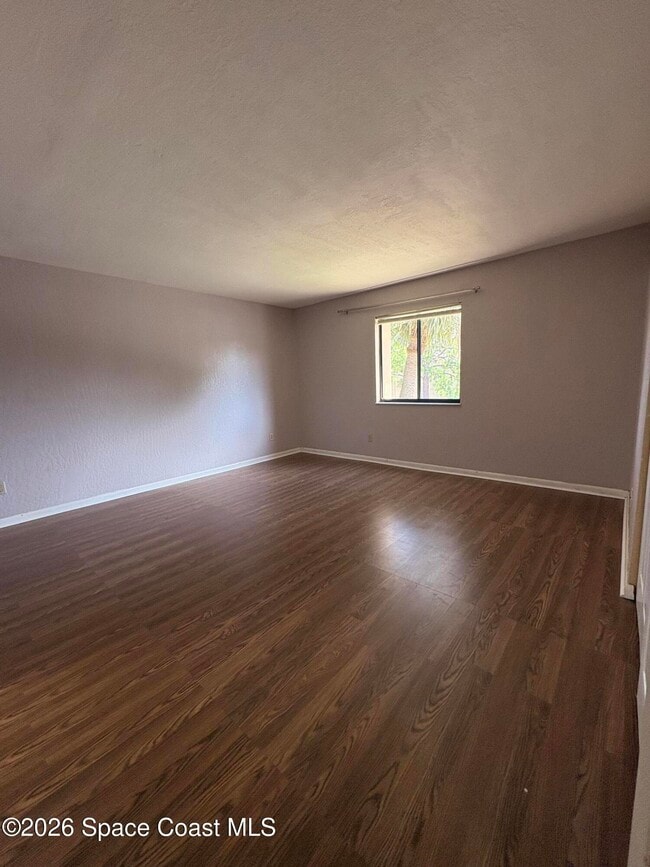 Building Photo - 2101 Forest Knoll Dr NE