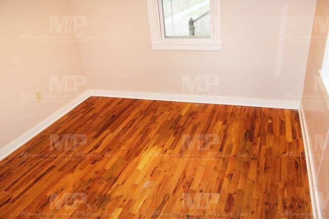 Building Photo - 1317 W Mulberry St