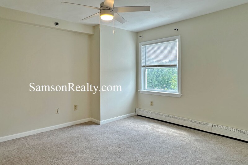 Building Photo - 204 Angell St