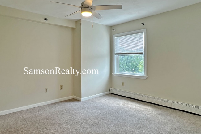 Building Photo - 204 Angell St
