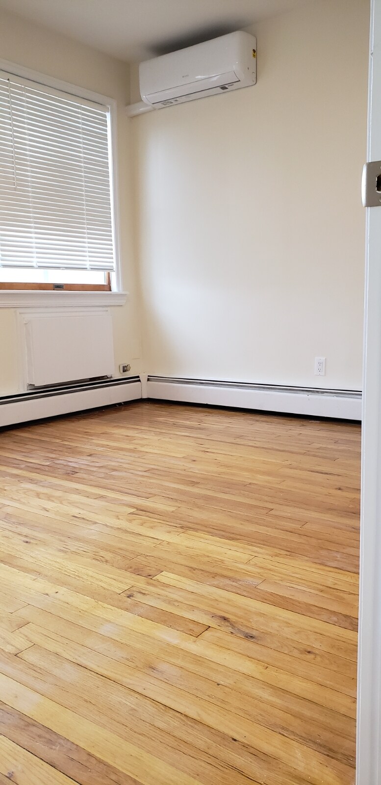 Building Photo - 468 Avenue Y