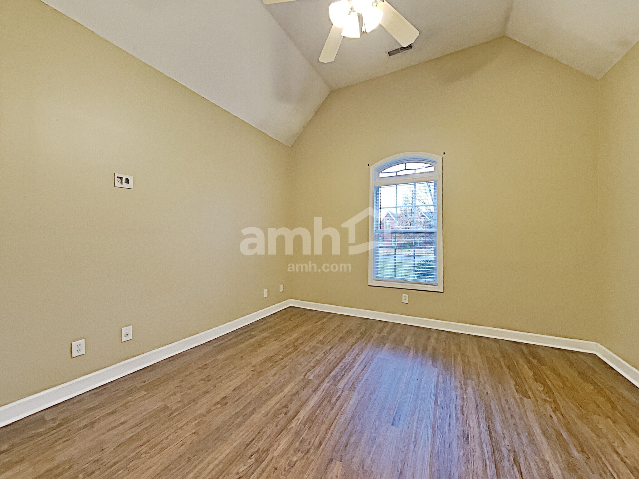 Building Photo - 711 Riata Ct