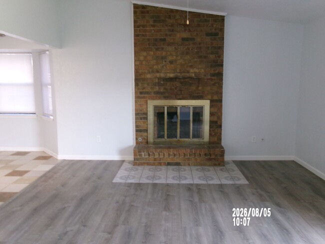 Building Photo - 6049 SW Atterbury Dr