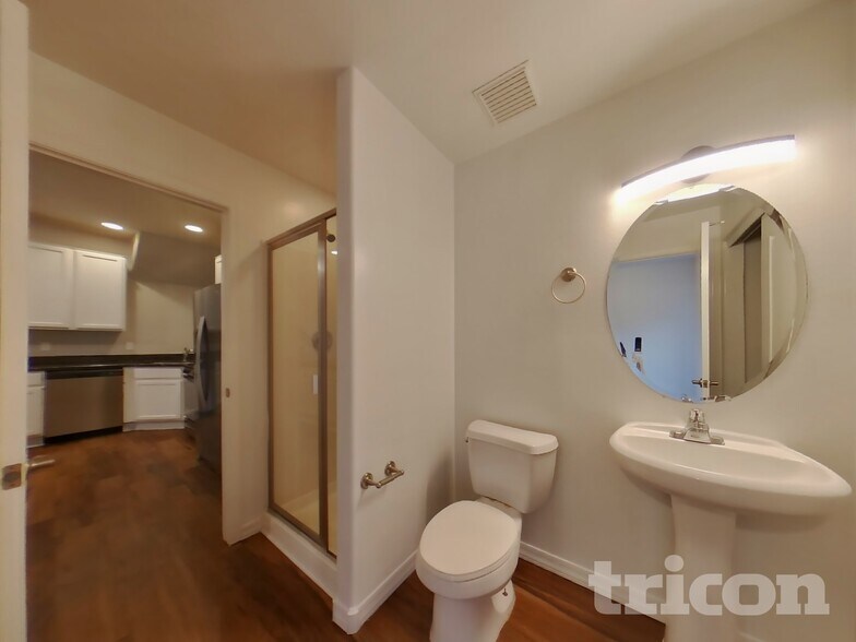 Building Photo - 3446 E Avalon Dr