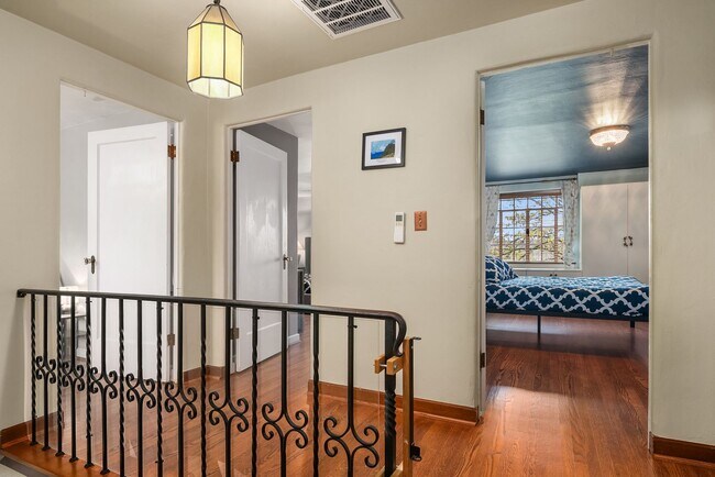 Building Photo - $2000 OFF 1 Months Rent with a Lease Start...