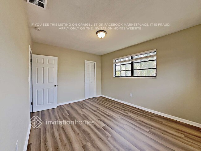 Building Photo - 630 E 65th St