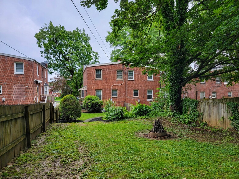Building Photo - 1132 Jamaica Rd