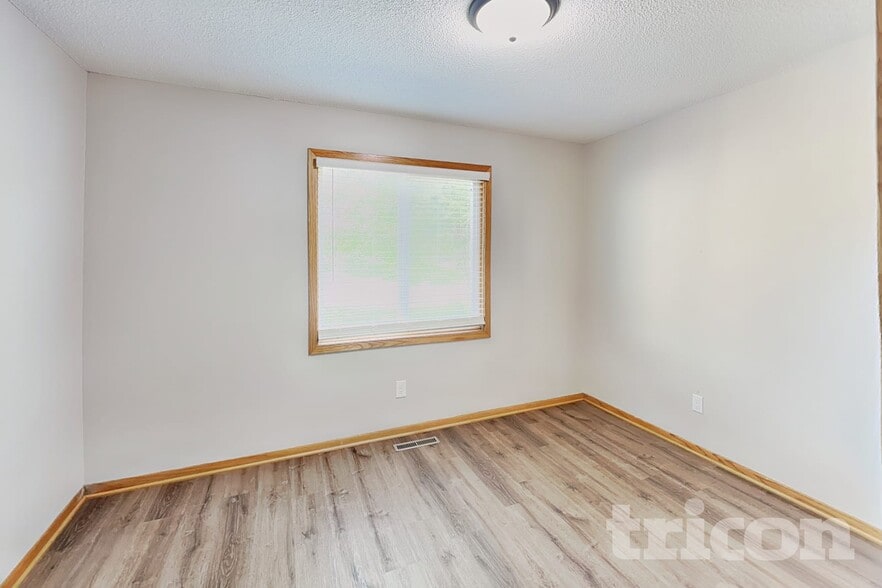 Building Photo - 7920 Grinnell Way