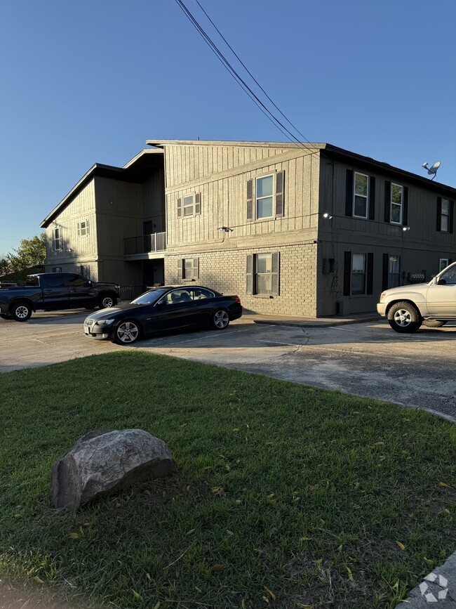 Building Photo - The Eighth Apartments