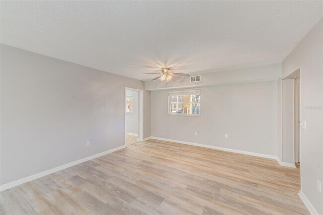 Building Photo - 10280 Imperial Point Dr W