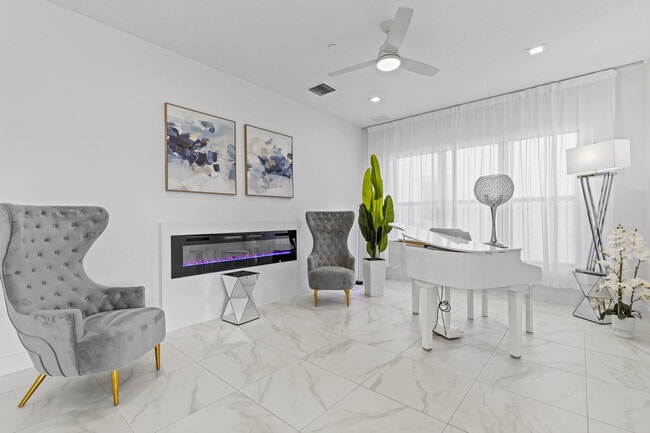 Building Photo - 12884 Wingspan Ct