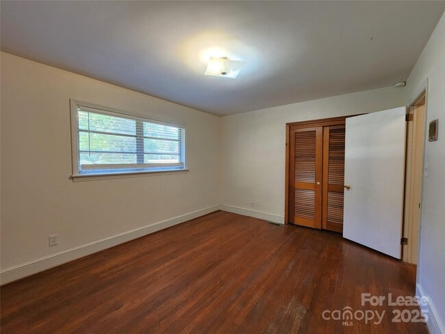 Building Photo - 7604 Shady Ln