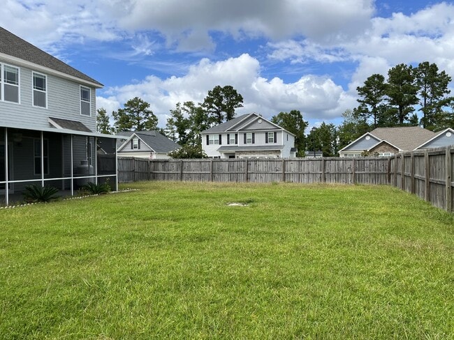 Building Photo - 834 Solomon Dr
