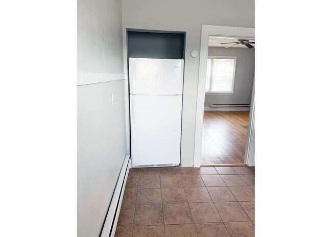 Building Photo - 415 Probasco St