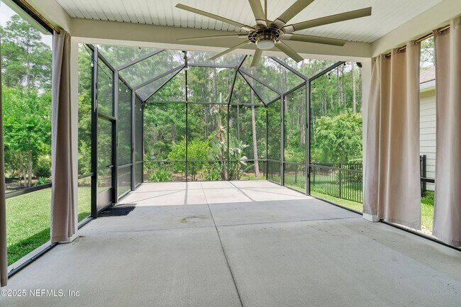Building Photo - 150 Whisper Rock Dr