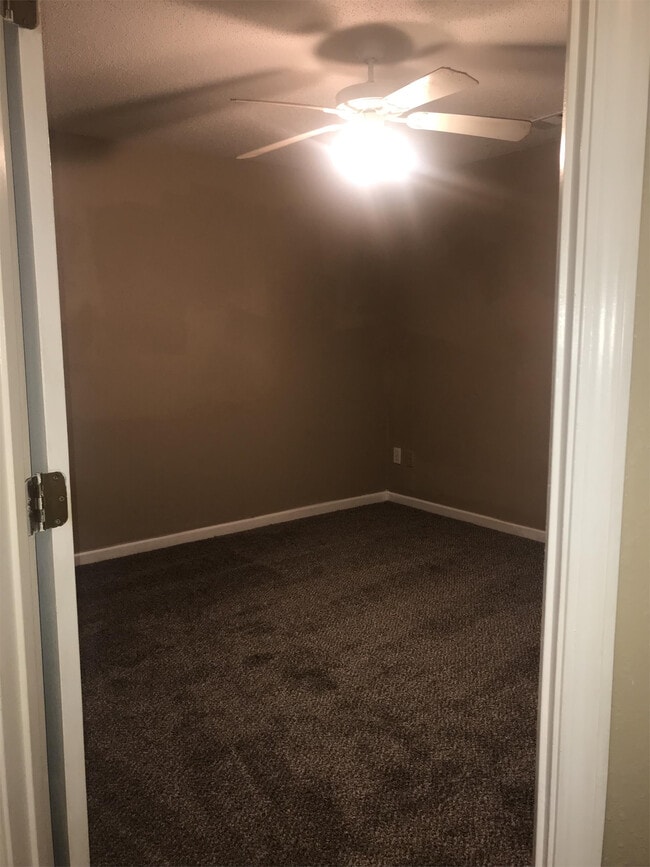 Building Photo - 6035 Creekerton Blvd