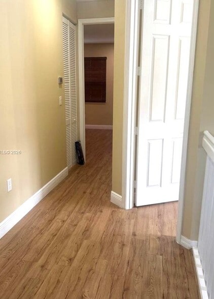 Building Photo - 9044 SW 39th St