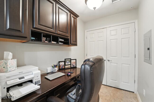 Building Photo - 5350 E Deer Valley Dr