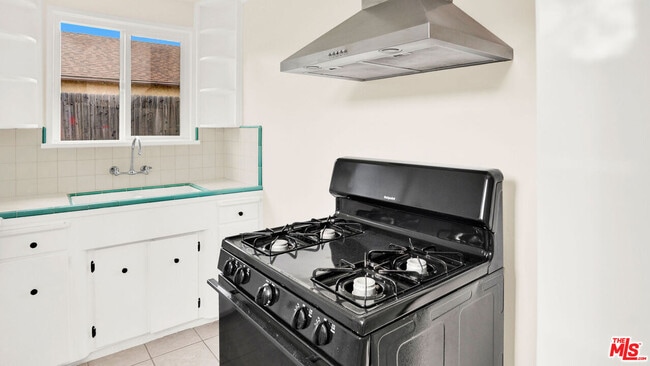 Building Photo - 705 S Adams St