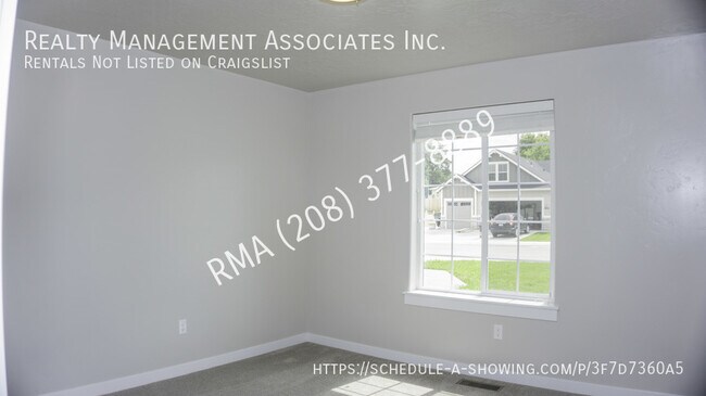 Building Photo - 11942 W Hiawatha Dr