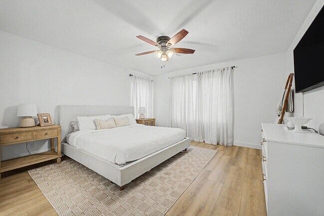 Building Photo - 15923 W Marconi Ave