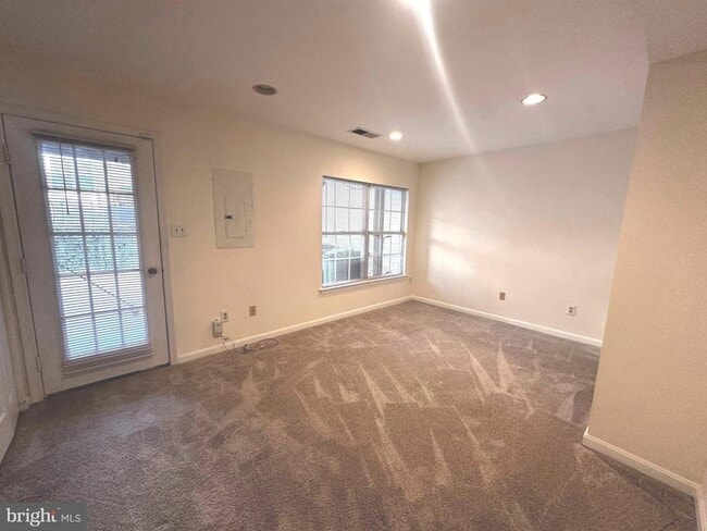 Building Photo - 45541 Clear Spring Terrace