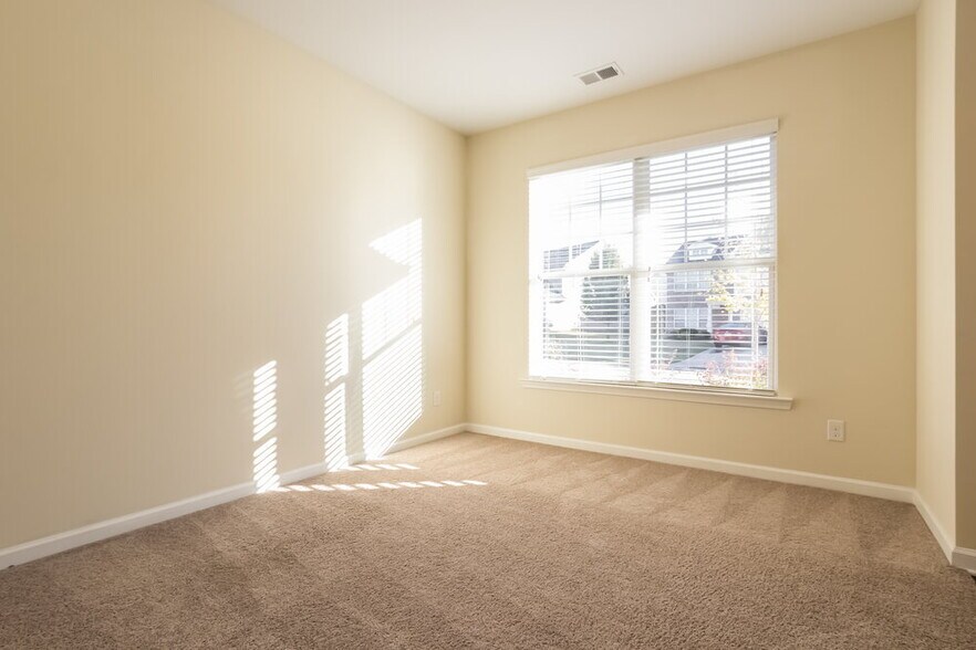 Building Photo - 308 Darbys Run Ct