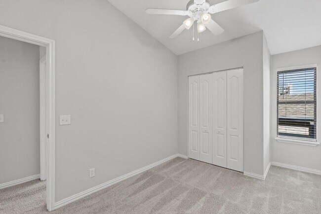 Building Photo - 3326 Foster Ln