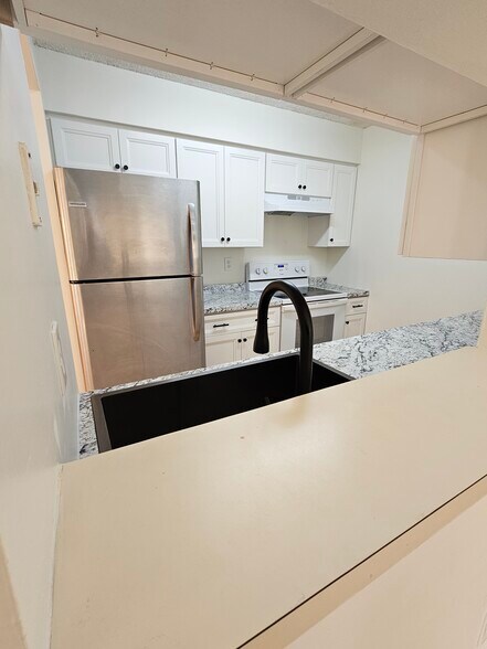 Building Photo - 1108 Ravens Crest Dr