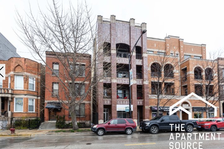 Building Photo - 1136 W Diversey Pkwy
