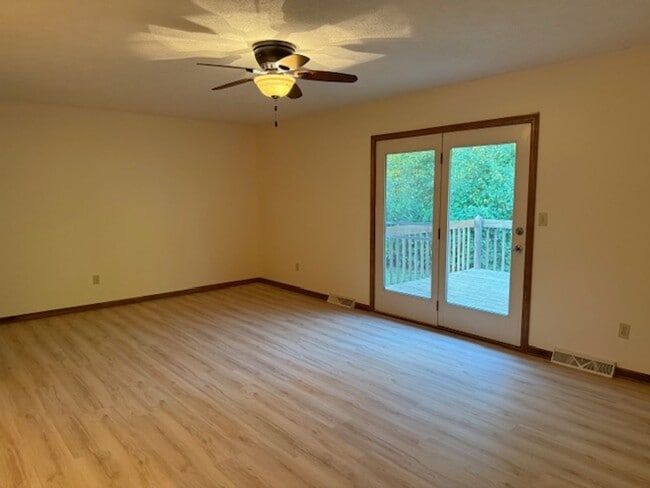 Building Photo - 2 bedroom for rent